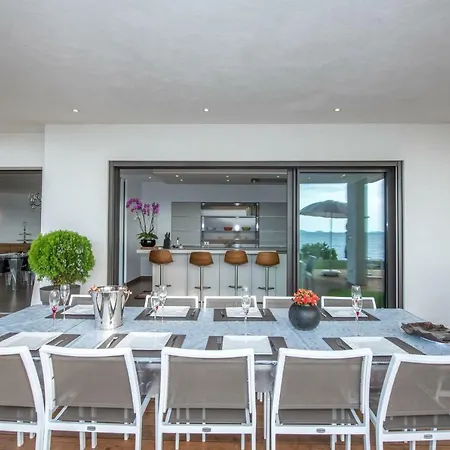 Villa D'architecte Avec Piscine Et Acces Mer Pietrosella